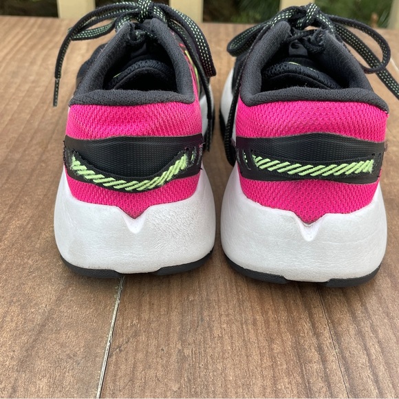 New Balance Kids' Rave Run V1 Lace-up Shoe Black/Pink/Lime 4.5 - Picture 3 of 5